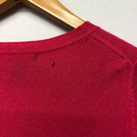 Tahari Women 100% 2-Ply Cashmere Sweater Size Medium Hot Pink M113 -21 - Picture 2 of 16
